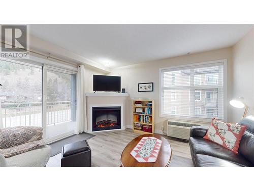 551 Yates Road Unit# 301, Kelowna, BC - Indoor Photo Showing Living Room With Fireplace