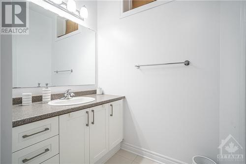99 Dun Skipper Drive, Ottawa, ON - Indoor Photo Showing Bathroom