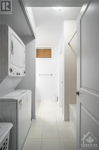 99 Dun Skipper Drive, Ottawa, ON - Indoor Photo Showing Laundry Room