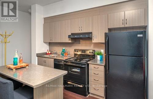 418 - 132 Berkeley Street, Toronto, ON - Indoor Photo Showing Kitchen