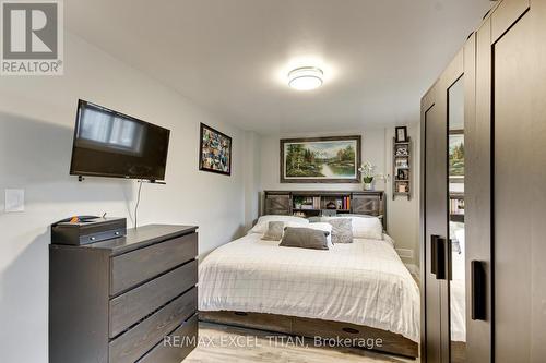 6 Newlands Ave, Georgina, ON - Indoor Photo Showing Bedroom