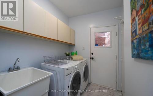 19 Maxwell Court, Vaughan, ON - Indoor Photo Showing Laundry Room