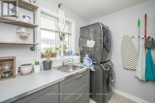 22 Falconridge Drive, Hamilton, ON - Indoor Photo Showing Laundry Room