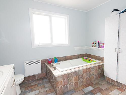Salle de bains - 560 Av. Dumais, Saint-Pascal, QC - Indoor Photo Showing Bathroom