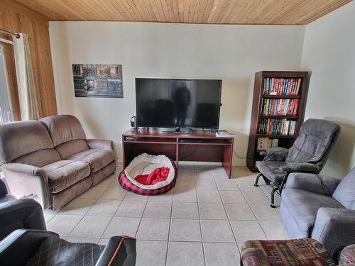 Chambre Ã Â coucher - 489 Rue Perreault E., Rouyn-Noranda, QC - Indoor Photo Showing Living Room