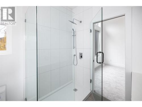 821 Stockwell Avenue Unit# 2, Kelowna, BC - Indoor Photo Showing Bathroom