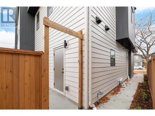 821 Stockwell Avenue Unit# 2, Kelowna, BC - Outdoor With Exterior