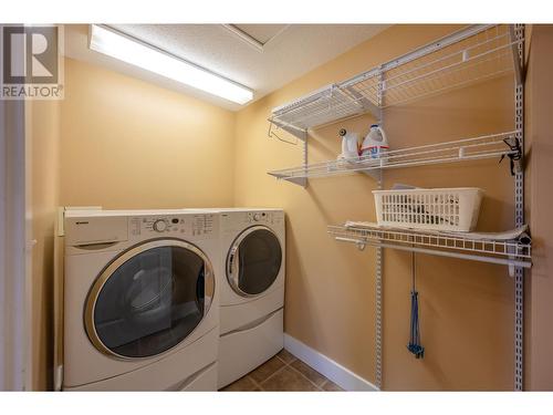 615 6Th Avenue Unit# 2, Keremeos, BC - Indoor Photo Showing Laundry Room
