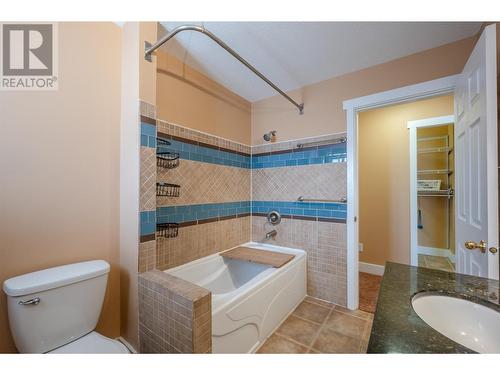615 6Th Avenue Unit# 2, Keremeos, BC - Indoor Photo Showing Bathroom