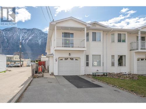 615 6Th Avenue Unit# 2, Keremeos, BC - Outdoor With Balcony With Facade