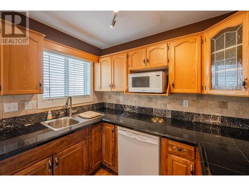 615 6Th Avenue Unit# 2, Keremeos, BC - Indoor Photo Showing Kitchen With Double Sink