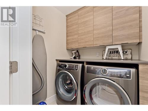 2161 Upper Sundance Drive Unit# 25, West Kelowna, BC - Indoor Photo Showing Laundry Room