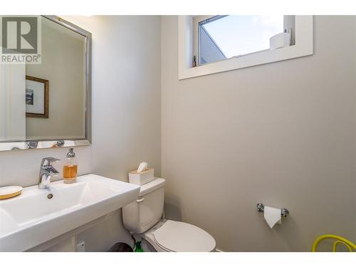 3620 Brown Road Unit# 13, West Kelowna, BC - Indoor Photo Showing Bathroom