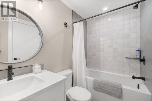 3220 Hilltown Drive Unit# 20, Kelowna, BC - Indoor Photo Showing Bathroom