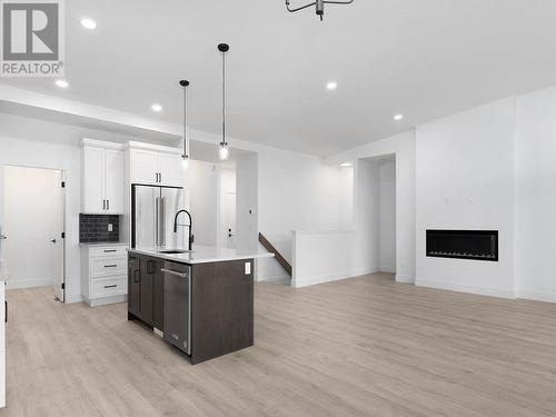 7735 Okanagan Boulevard Unit# 7, Vernon, BC - Indoor Photo Showing Kitchen With Upgraded Kitchen