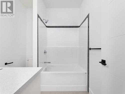 7735 Okanagan Boulevard Unit# 7, Vernon, BC - Indoor Photo Showing Bathroom