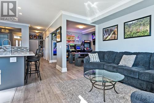 21 Osprey Place, Osoyoos, BC - Indoor Photo Showing Living Room