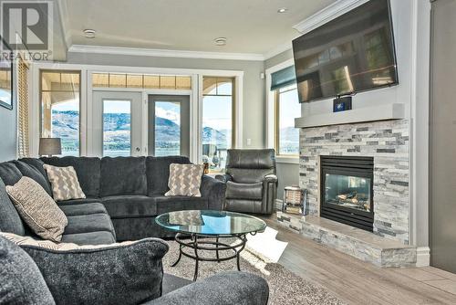 21 Osprey Place, Osoyoos, BC - Indoor Photo Showing Living Room With Fireplace