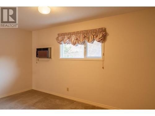 Unit #215, 4630 Ponderosa Drive, Peachland, BC - Indoor Photo Showing Other Room