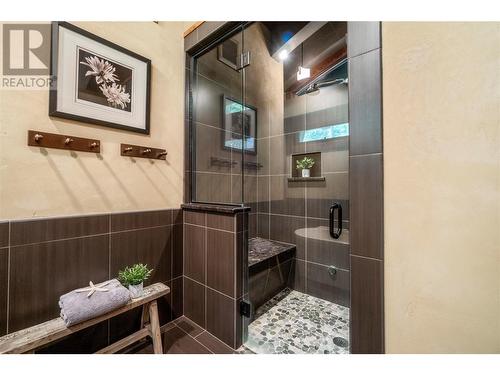 7220 Welch Road Unit# 2, Magna Bay, BC - Indoor Photo Showing Bathroom