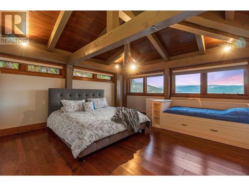 7220 Welch Road Unit# 2, Magna Bay, BC - Indoor Photo Showing Bedroom