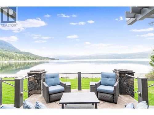 7220 Welch Road Unit# 2, Magna Bay, BC - Outdoor With Body Of Water