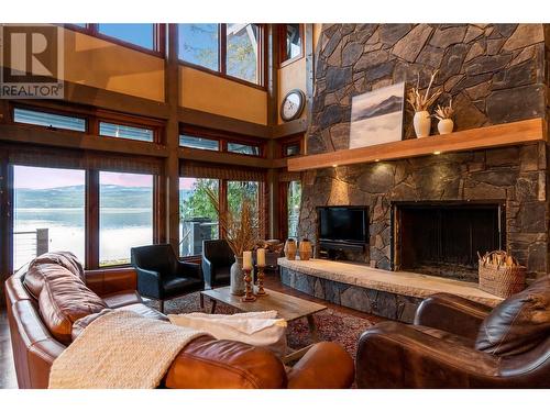 7220 Welch Road Unit# 2, Magna Bay, BC - Indoor Photo Showing Living Room With Fireplace