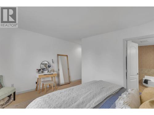 3512 Ridge Boulevard Unit# 17, West Kelowna, BC - Indoor Photo Showing Bedroom