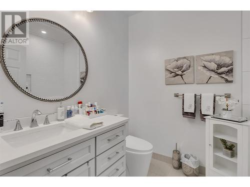 3512 Ridge Boulevard Unit# 17, West Kelowna, BC - Indoor Photo Showing Bathroom