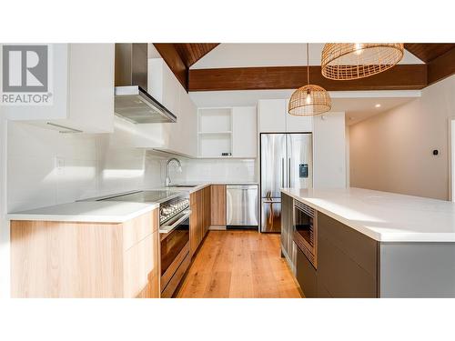 9845 Eastside Road Unit# 25, Vernon, BC - Indoor Photo Showing Kitchen With Upgraded Kitchen