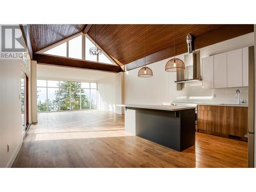 9845 Eastside Road Unit# 25, Vernon, BC - Indoor Photo Showing Kitchen
