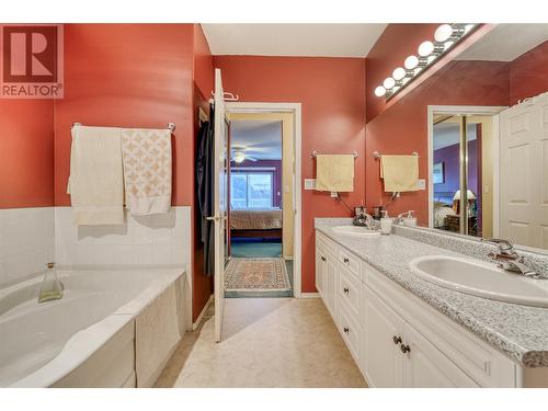 9800 Turner Street Unit# 63, Summerland, BC - Indoor Photo Showing Bathroom