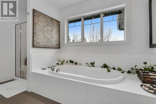 1865 Begbie Road Unit# 7, Kelowna, BC - Indoor Photo Showing Bathroom