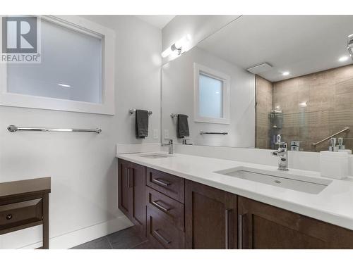 2331 Tallus Ridge Drive Unit# 3, West Kelowna, BC - Indoor Photo Showing Bathroom
