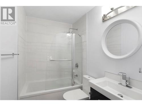 160 Celano Crescent Unit# 101, Kelowna, BC - Indoor Photo Showing Bathroom