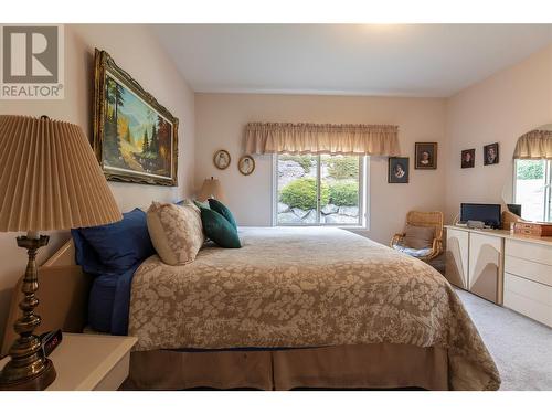 5300 Huston Road Unit# 211, Peachland, BC - Indoor Photo Showing Bedroom