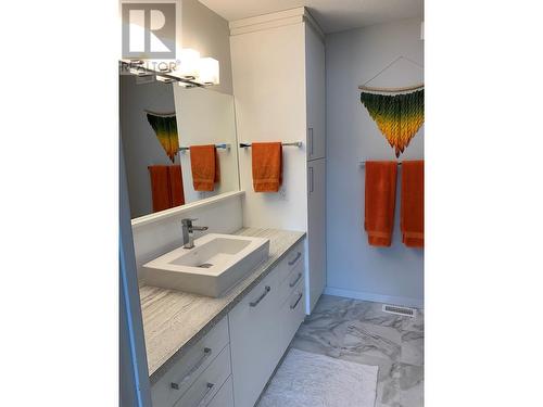 1020 Lanfranco Road Unit# 3, Kelowna, BC - Indoor Photo Showing Bathroom