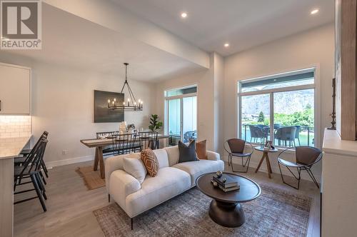 8000 Vedette Drive Unit# 12, Osoyoos, BC - Indoor Photo Showing Living Room