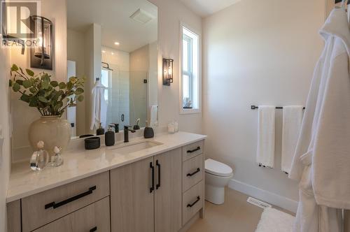 8000 Vedette Drive Unit# 12, Osoyoos, BC - Indoor Photo Showing Bathroom