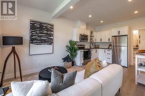 8000 Vedette Drive Unit# 12, Osoyoos, BC - Indoor Photo Showing Kitchen