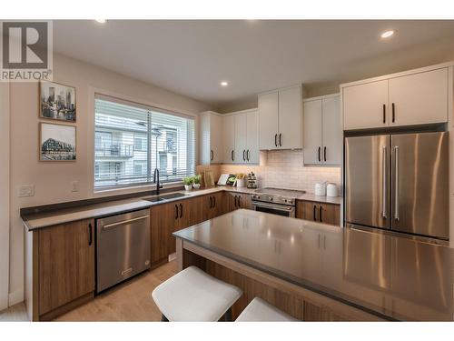 8000 Vedette Drive Unit# 14, Osoyoos, BC - Indoor Photo Showing Kitchen With Upgraded Kitchen