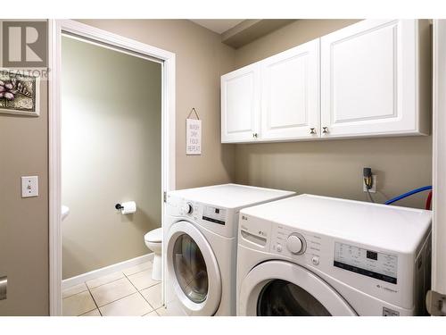160 Celano Crescent Unit# 133, Kelowna, BC - Indoor Photo Showing Laundry Room