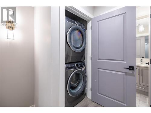 750 Kinnear Avenue Unit# 3, Kelowna, BC - Indoor Photo Showing Laundry Room