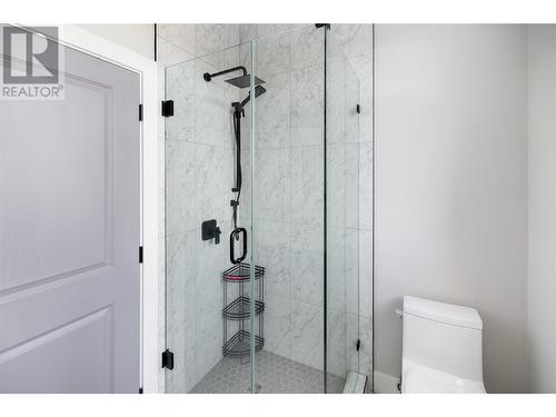 750 Kinnear Avenue Unit# 3, Kelowna, BC - Indoor Photo Showing Bathroom