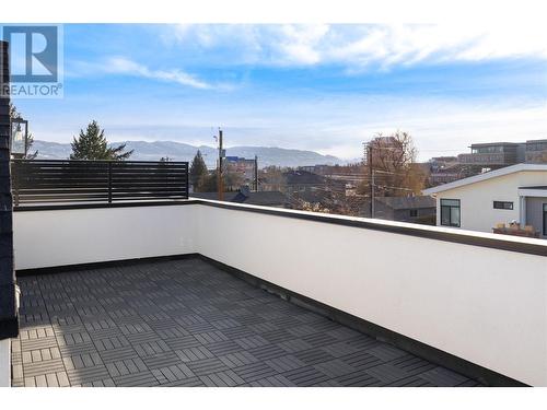 750 Kinnear Avenue Unit# 3, Kelowna, BC - Outdoor With View