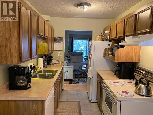 9107 62Nd Avenue Unit# 20, Osoyoos, BC - Indoor Photo Showing Kitchen With Double Sink