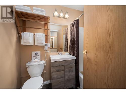 9885 Pinnacles Road Unit# 9, Vernon, BC - Indoor Photo Showing Bathroom
