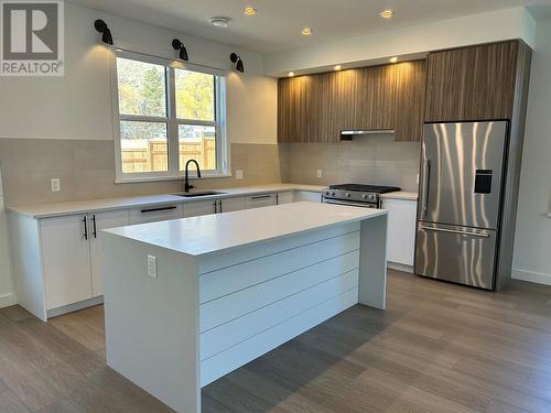 1308 Cedar Street Unit# 8, Okanagan Falls, BC - Indoor Photo Showing Kitchen With Upgraded Kitchen