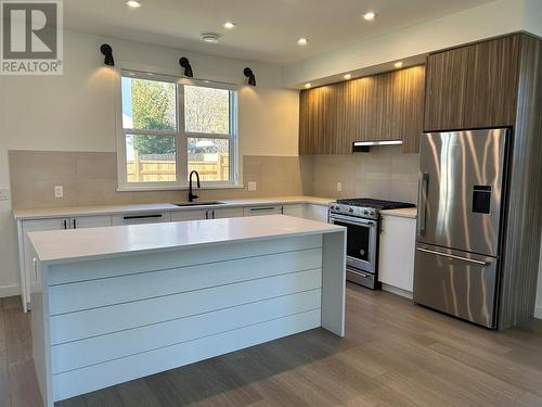 1308 Cedar Street Unit# 8, Okanagan Falls, BC - Indoor Photo Showing Kitchen With Upgraded Kitchen