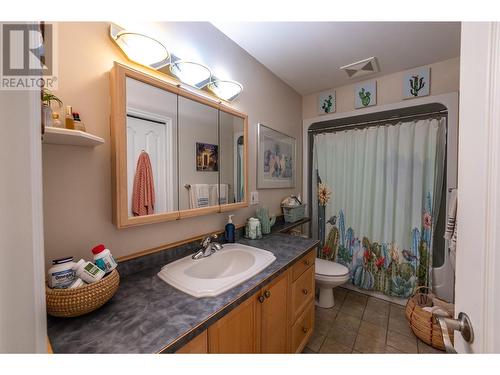 1049 Churchill Avenue Unit# 102, Penticton, BC - Indoor Photo Showing Bathroom